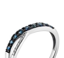 Золотое кольцо с сапфирами и бриллиантами (53589/02/1/10355): купить