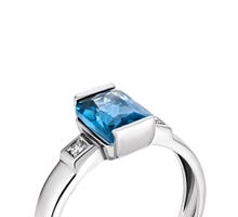 Серебряное кольцо с кварцем London blue и фианитами (1719/1р-QLB): купить